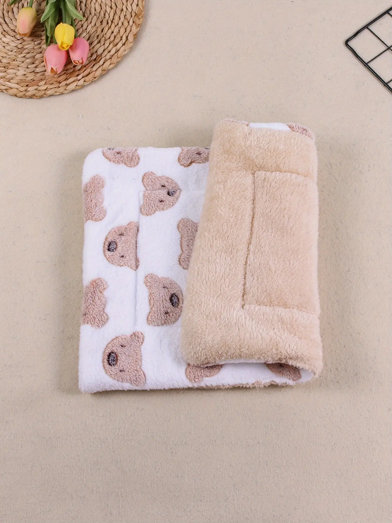Thickened Double-Layer Pet Bed Cushion for Resting & Lounging, Cartoon Bear Pattern – description image 1